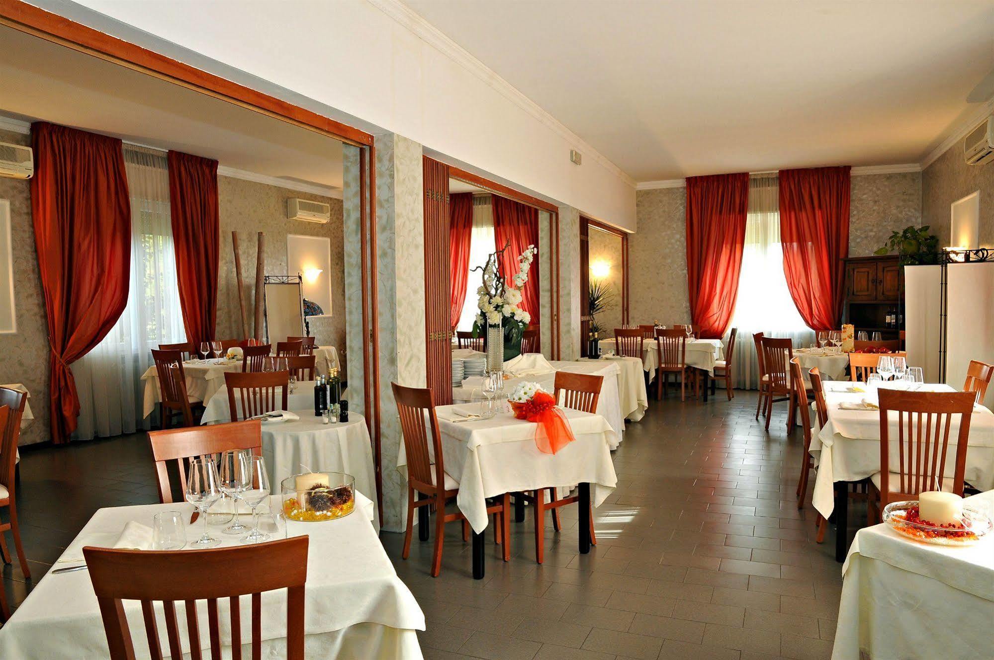 Hotel Mini Palace - Country House Molinella Εξωτερικό φωτογραφία